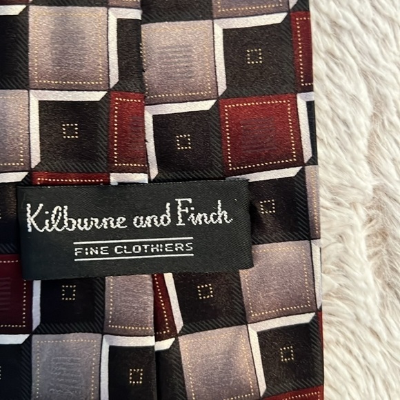 Kilburne and Finch Silk Tie - Picture 3 of 4